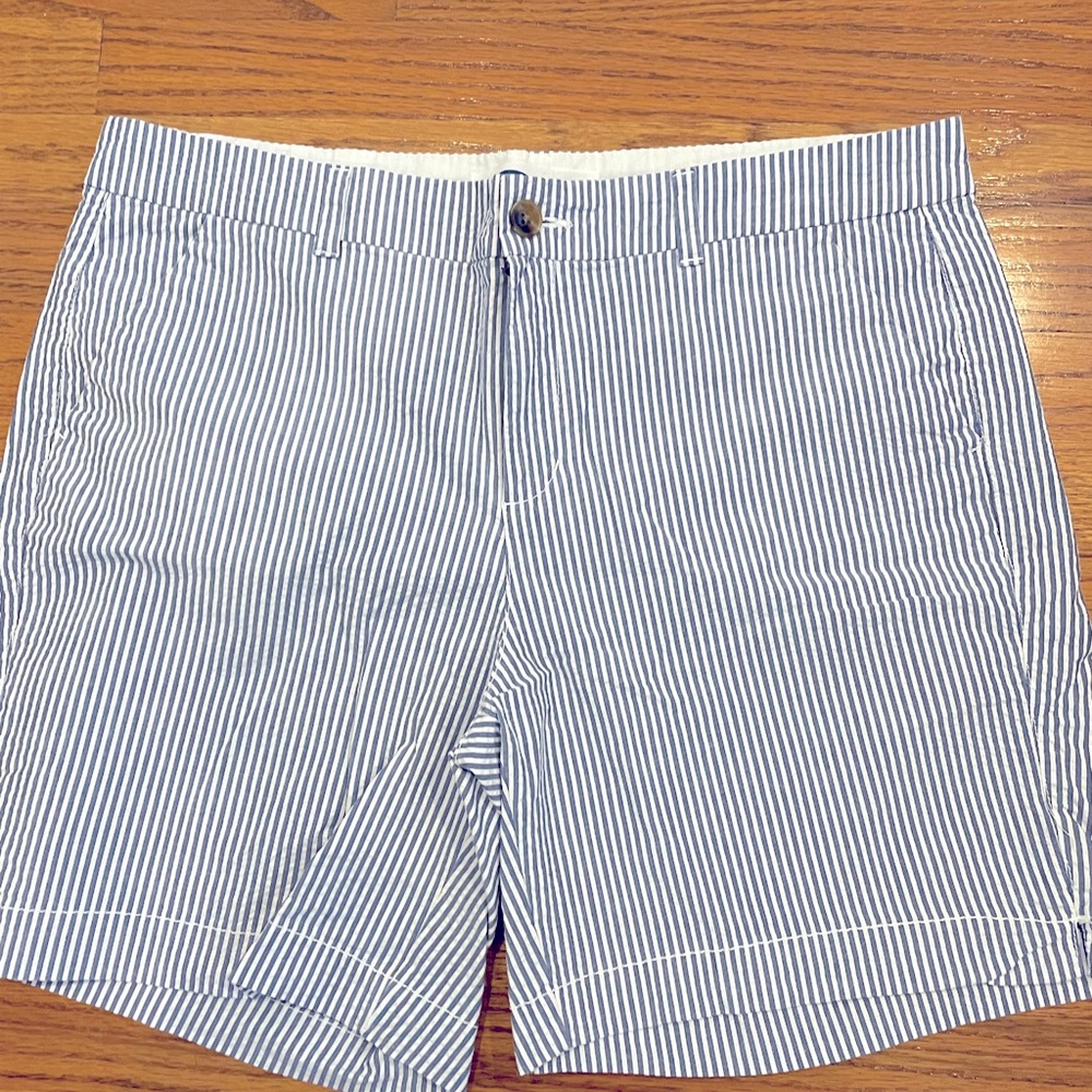 Old Navy seersucker shorts size 14